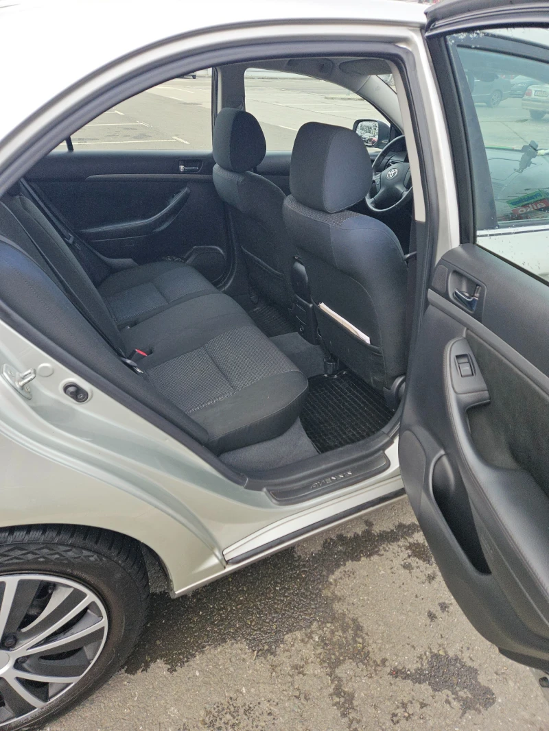 Toyota Avensis 2.0 VVT-i, снимка 6 - Автомобили и джипове - 53223755