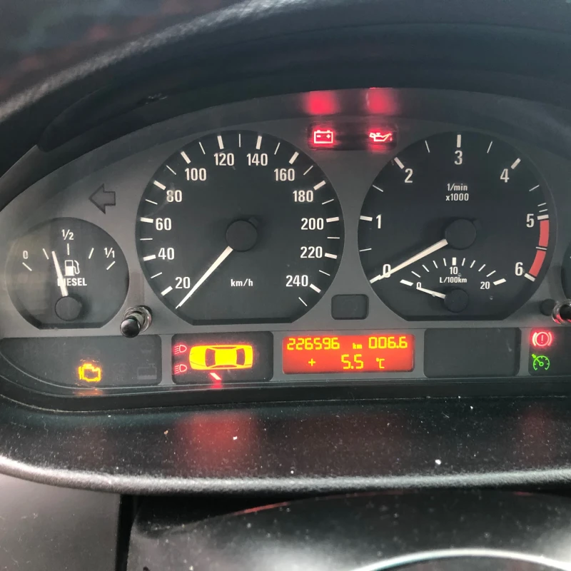 BMW 320, снимка 6 - Автомобили и джипове - 53287650