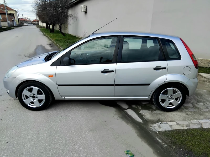 Ford Fiesta 1.4i.80k + КЛИМА + ГАЗОВ ИНЖЕКЦИОН , снимка 4 - Автомобили и джипове - 53496705