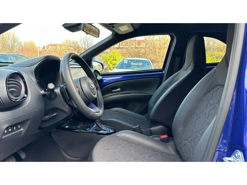 Toyota Aygo X 1.0 ENVY CVT MY24, снимка 12 - Автомобили и джипове - 52693818