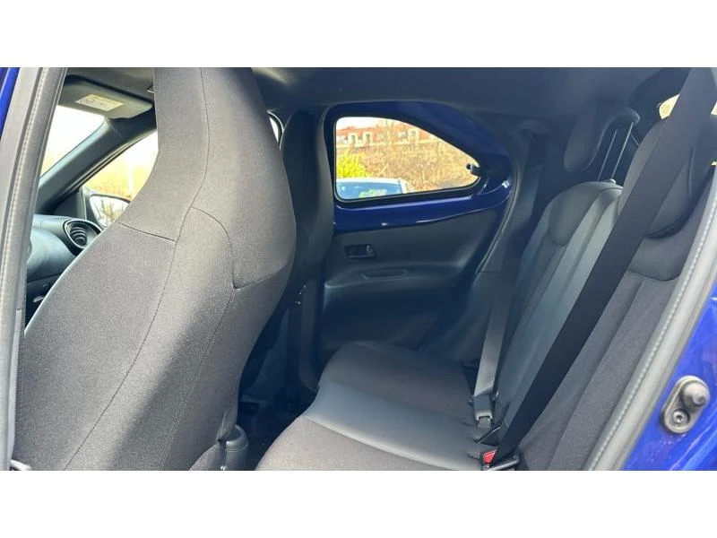 Toyota Aygo X 1.0 ENVY CVT MY24, снимка 11 - Автомобили и джипове - 52693818