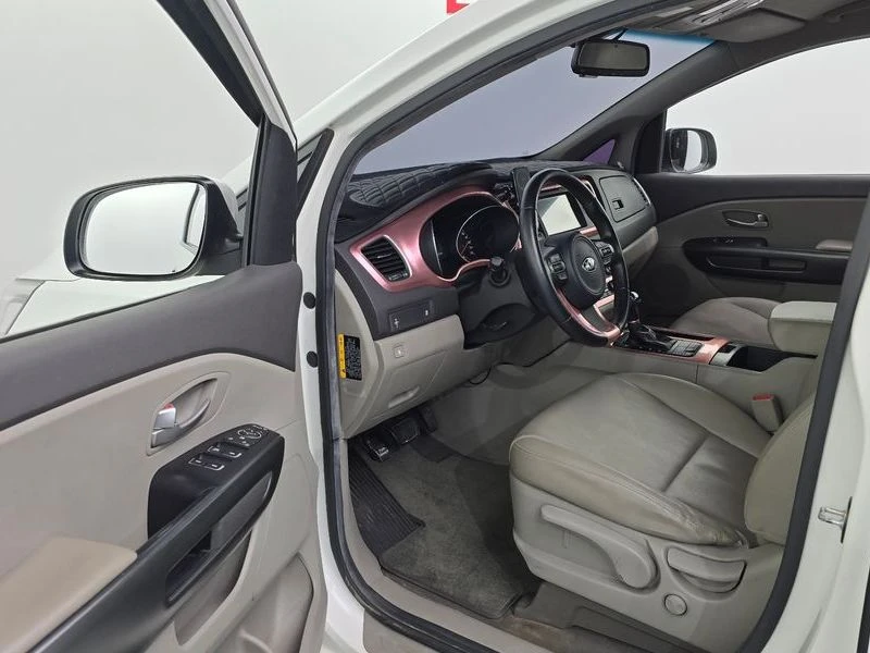 Kia Carnival 9-seater Luxury| 197к.с.| ВКЛ.ТЕХНОТЕСТ, снимка 10 - Автомобили и джипове - 55136892
