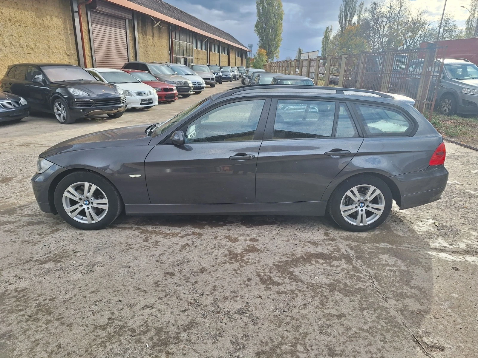 BMW 320 2.0 I SWISS  - изображение 5