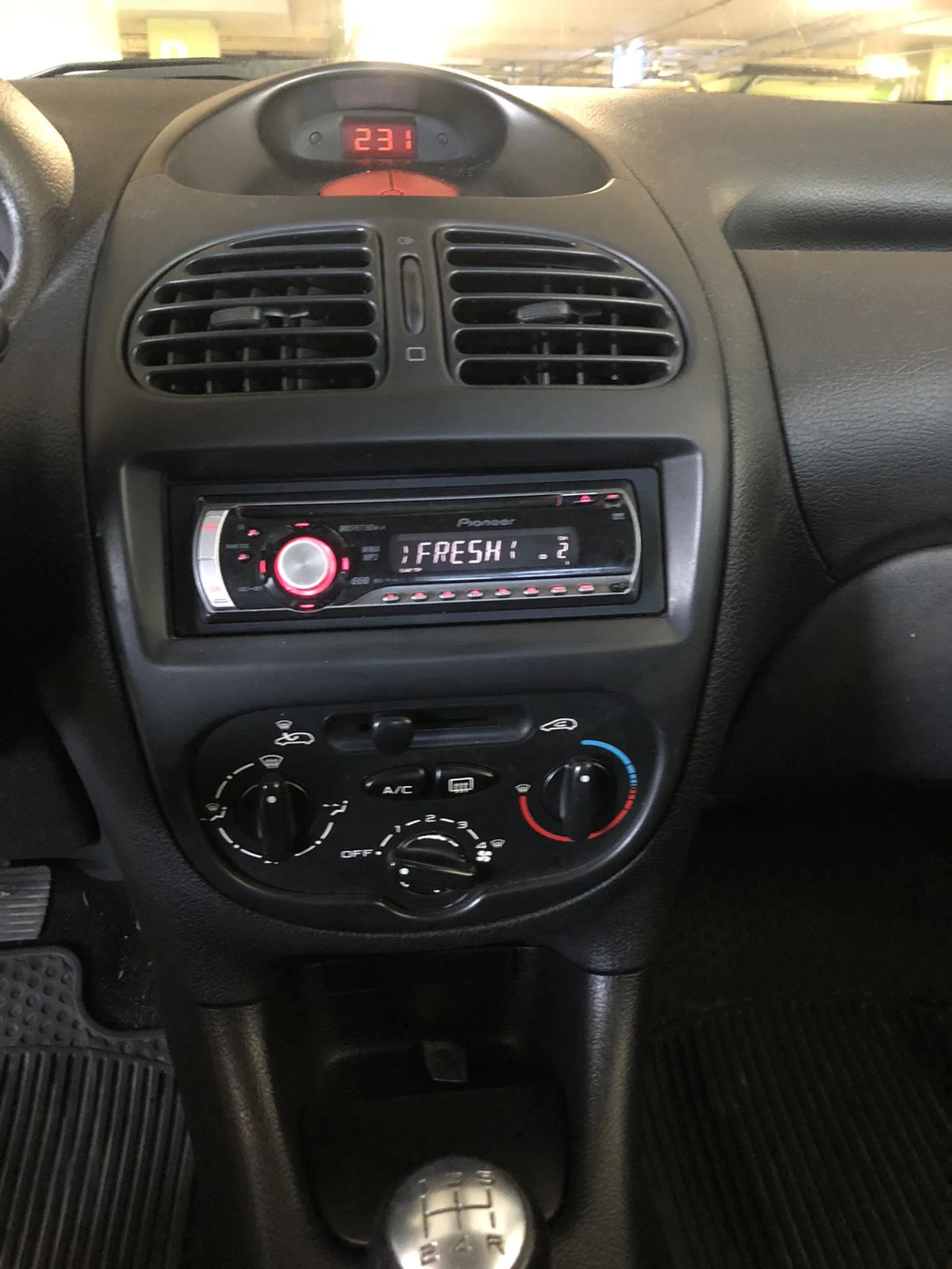 Peugeot 206 1.4 HDI - изображение 2