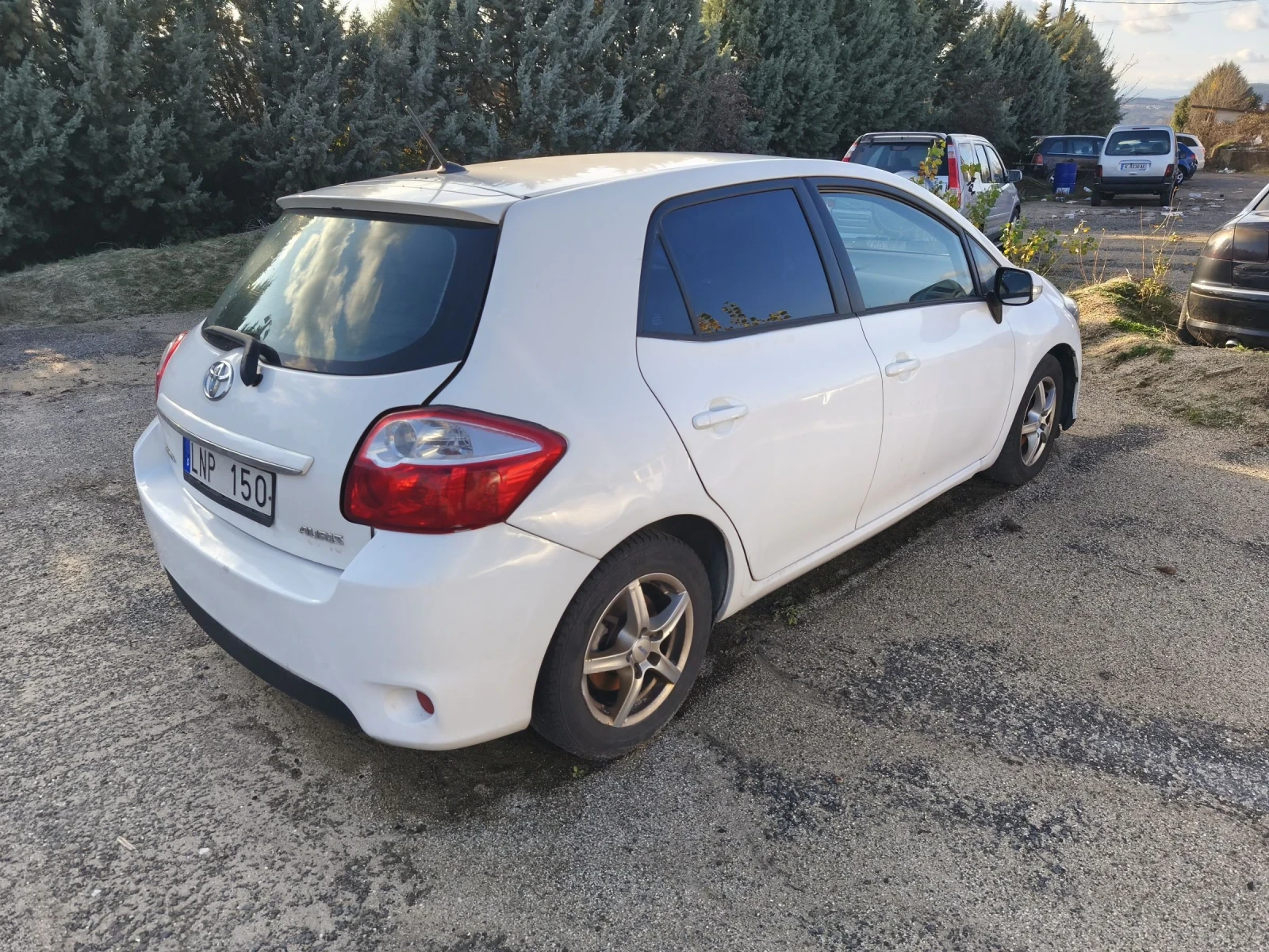 Toyota Auris  - изображение 3