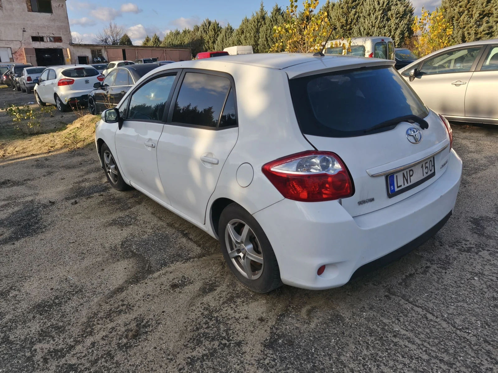 Toyota Auris  - изображение 2