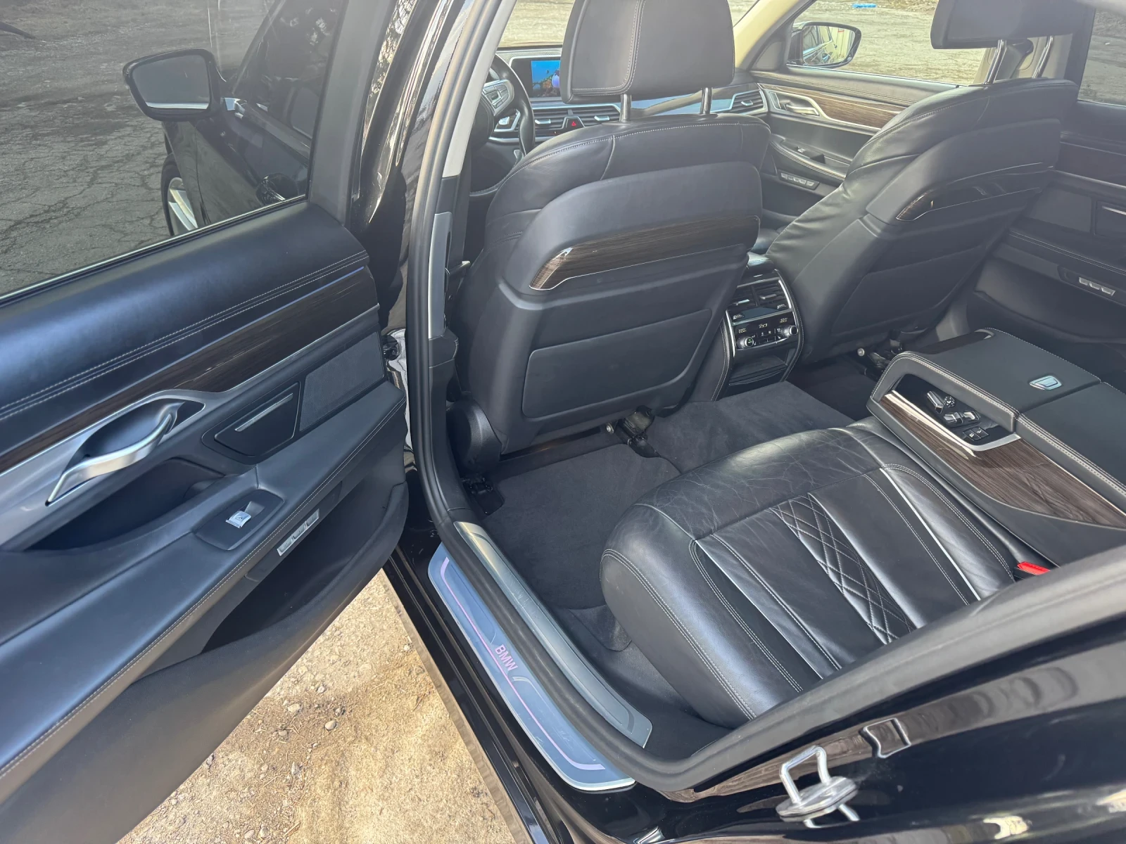 BMW 740  - изображение 9