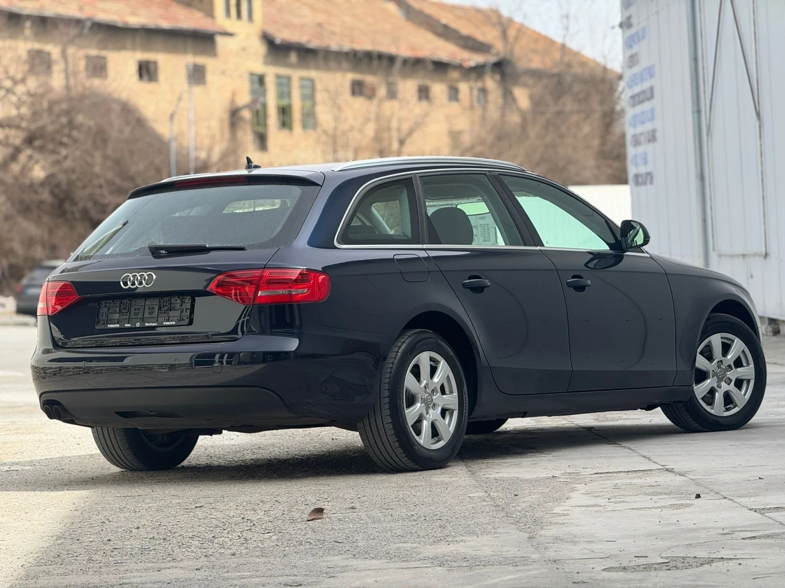 Audi A4 2.0TDI, снимка 3 - Автомобили и джипове - 52855336