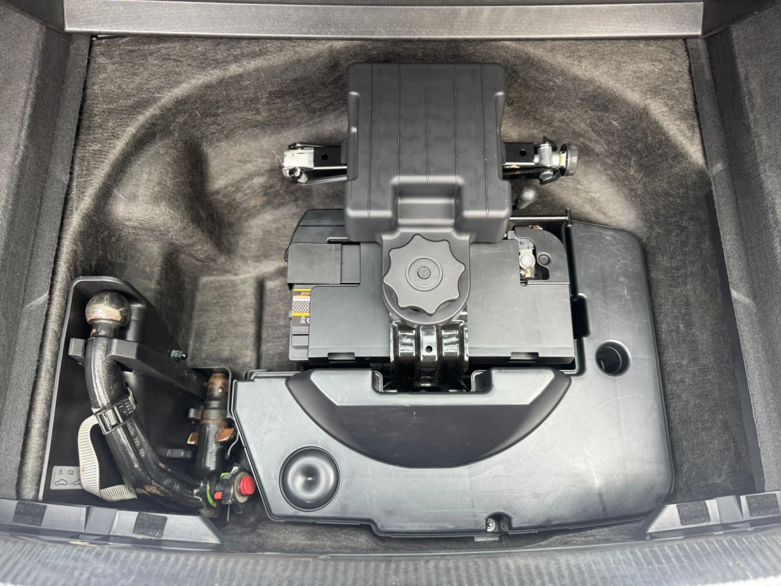 Audi A4 2.0TDI, снимка 16 - Автомобили и джипове - 52855336