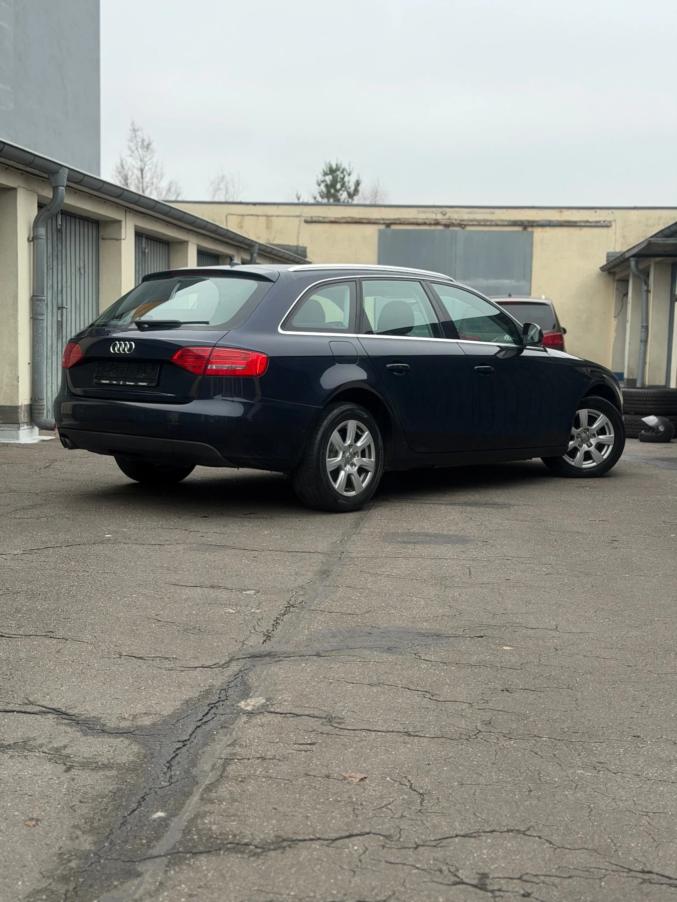 Audi A4 2.0TDI - изображение 3