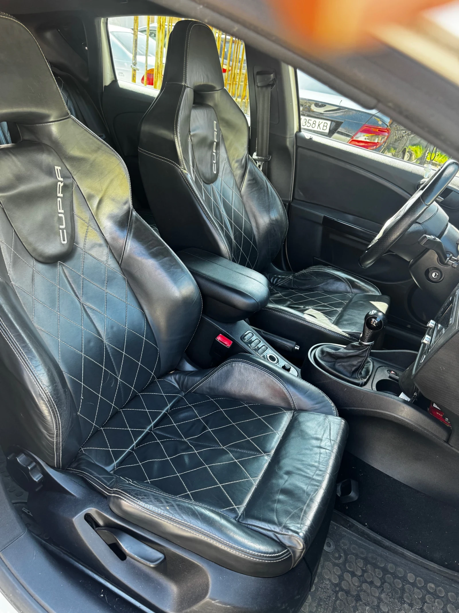 Seat Leon Cupra R310, снимка 5 - Автомобили и джипове - 54289859