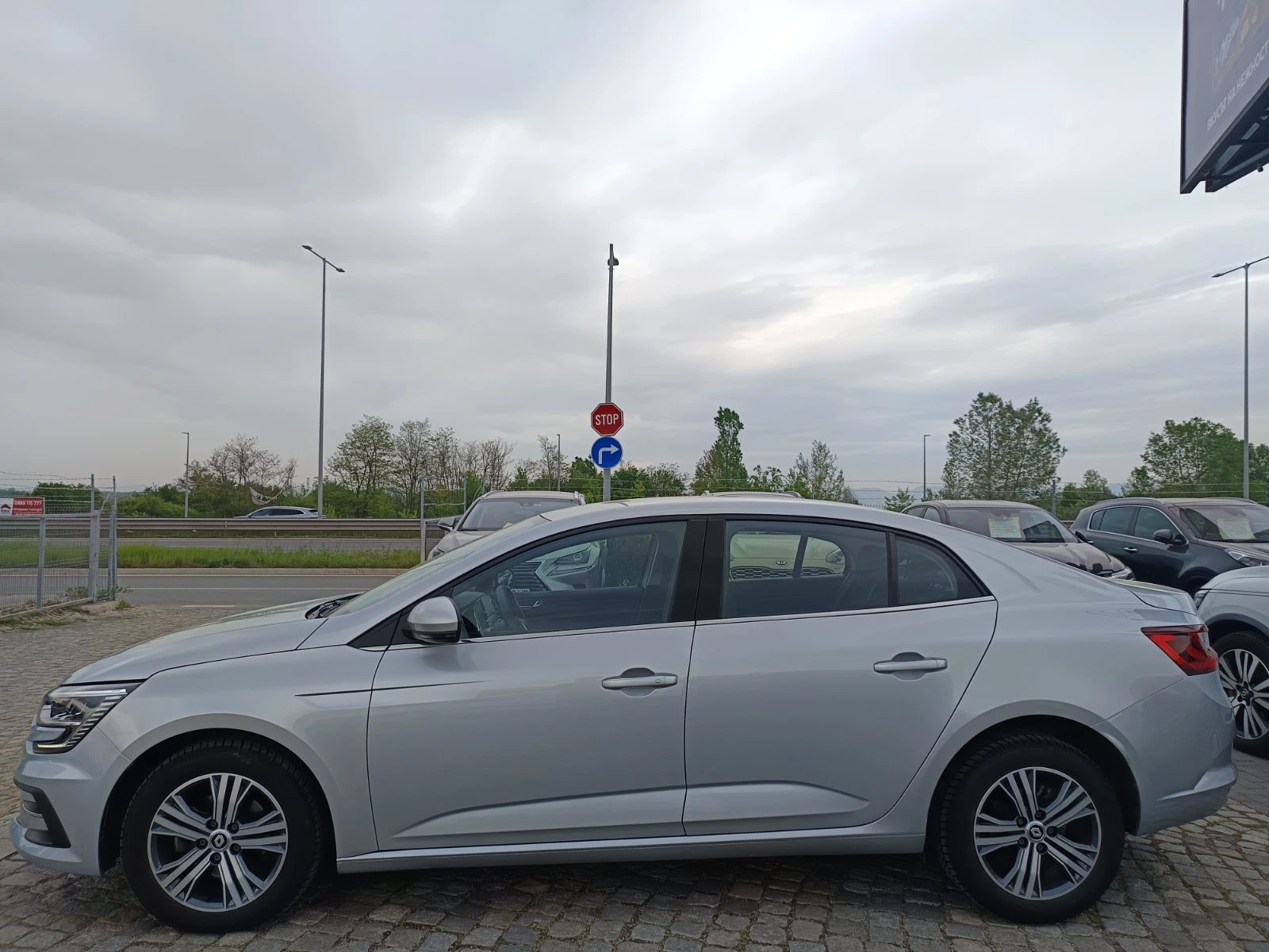 Renault Megane 1.3Tce/ 140к.с., снимка 7 - Автомобили и джипове - 54454433
