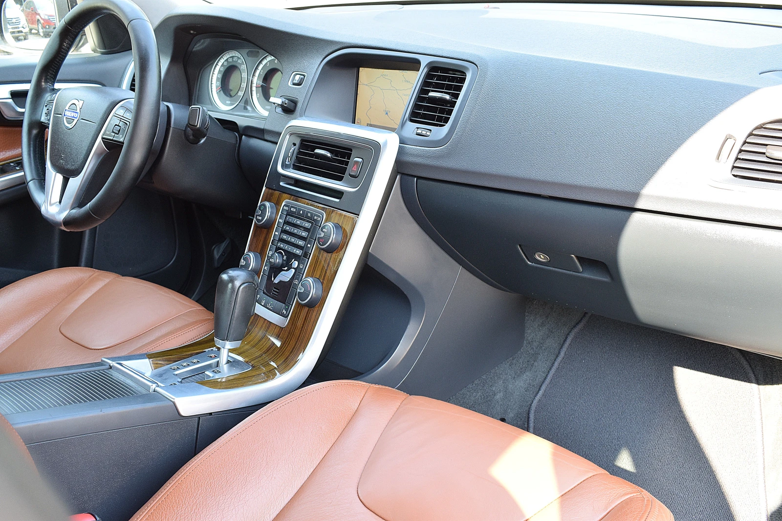 Volvo S60 3.0ШВЕЙЦАРИЯ-3.0/T6/LUX/4x4/АВТОМАТИК, снимка 13 - Автомобили и джипове - 55438816