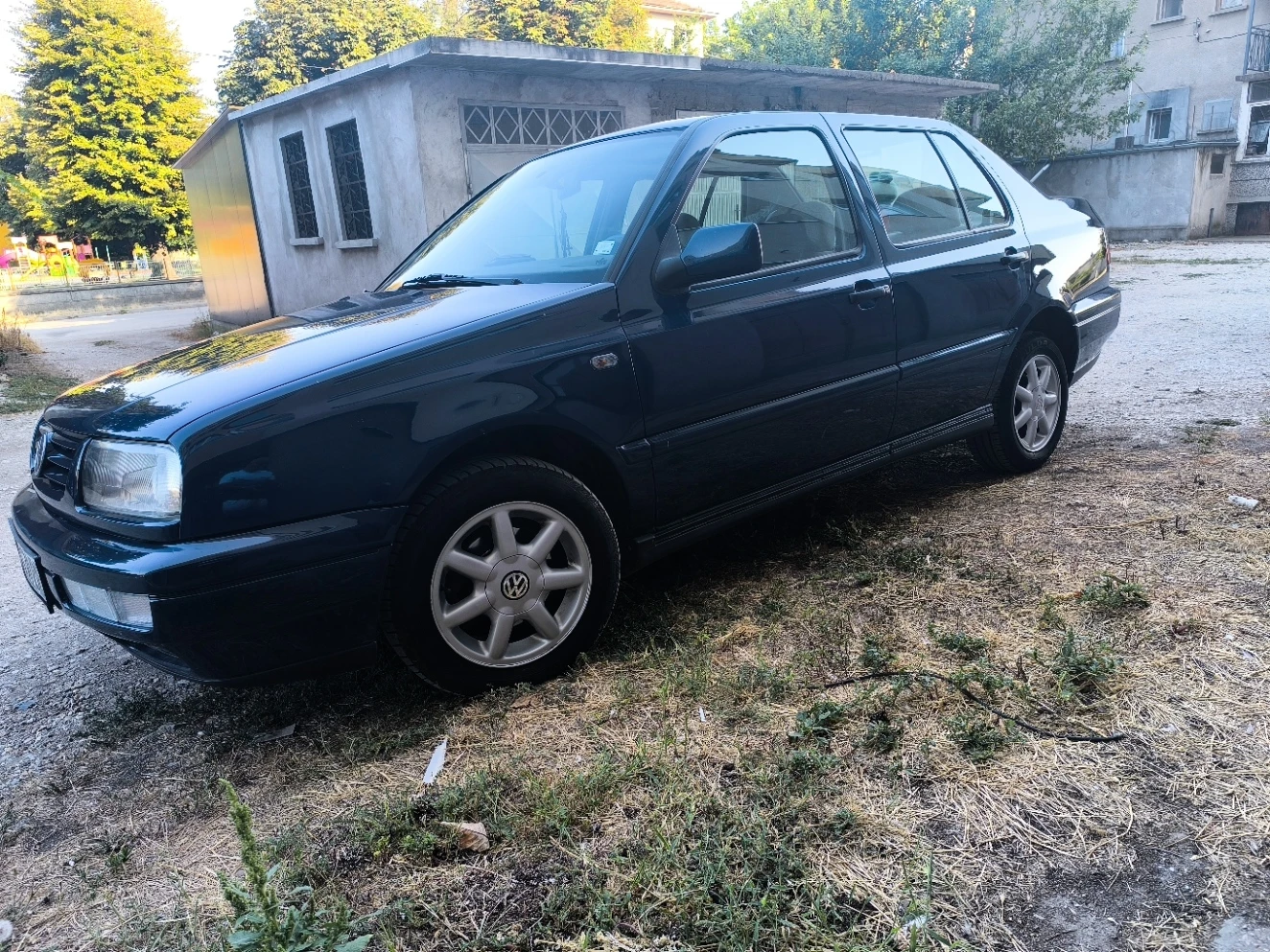 VW Vento GL, снимка 2 - Автомобили и джипове - 55779493