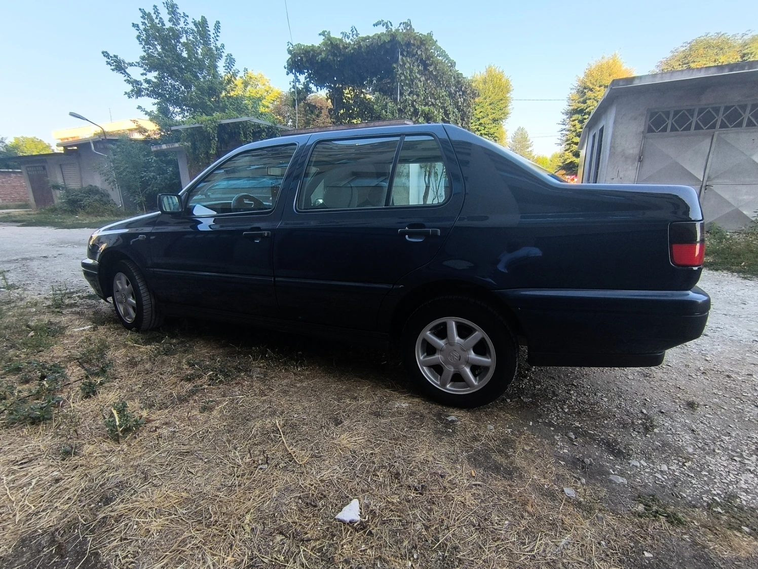 VW Vento GL, снимка 6 - Автомобили и джипове - 55779493