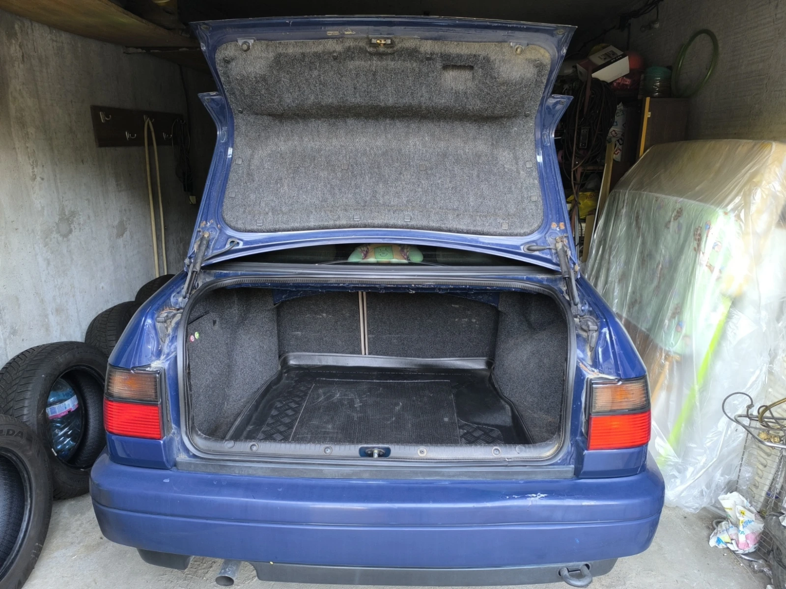 VW Vento GL, снимка 15 - Автомобили и джипове - 55779493