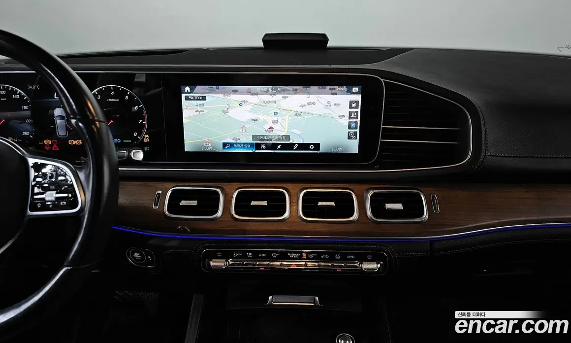 Mercedes-Benz GLE 450 AMG PKG | 4MATIC | PANO, снимка 9 - Автомобили и джипове - 55847856