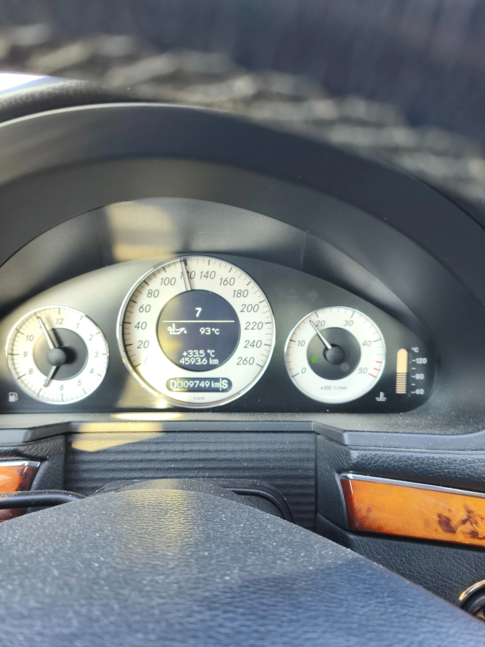 Mercedes-Benz E 280, снимка 4 - Автомобили и джипове - 55942153