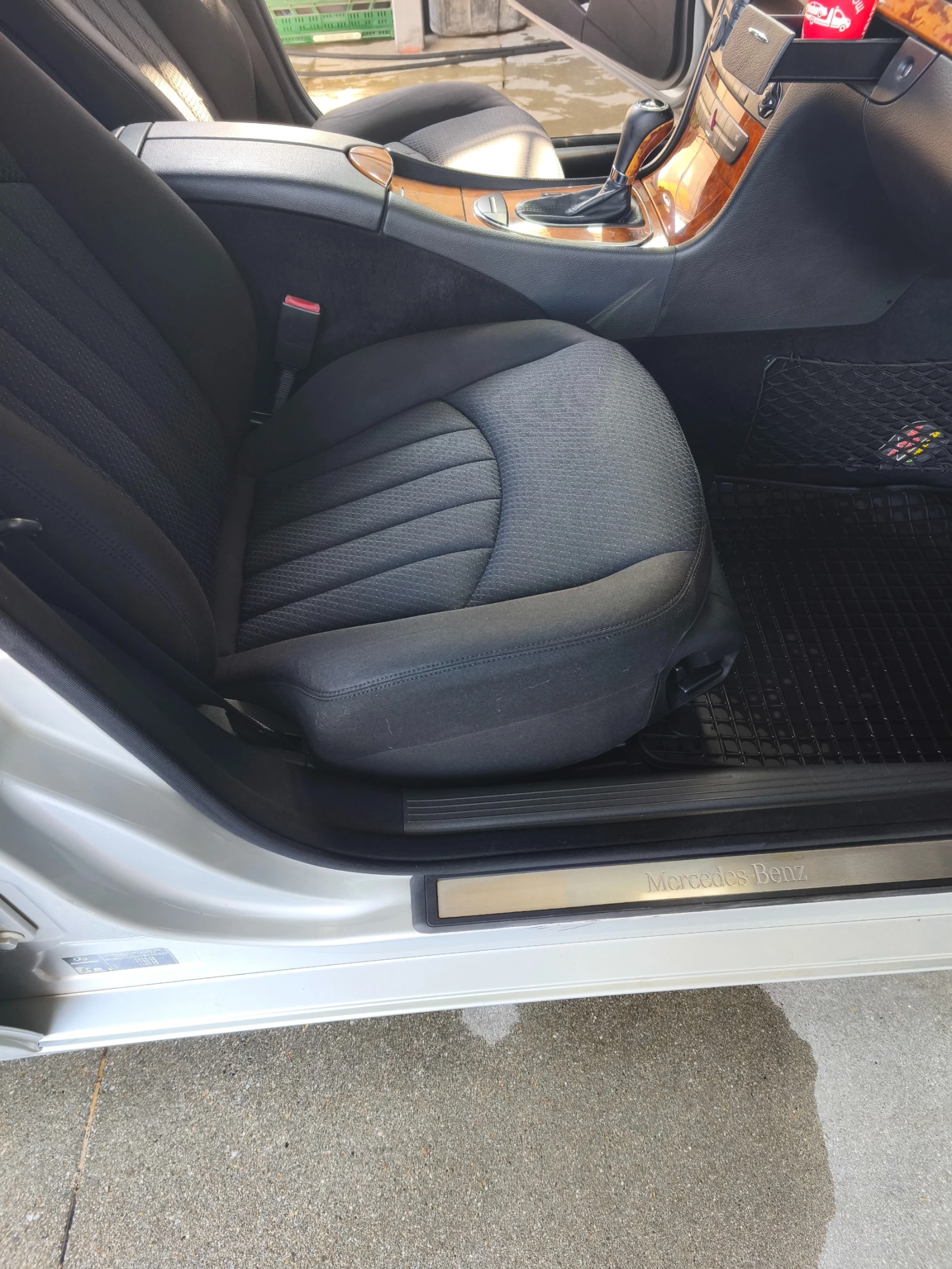 Mercedes-Benz E 280, снимка 11 - Автомобили и джипове - 55942153