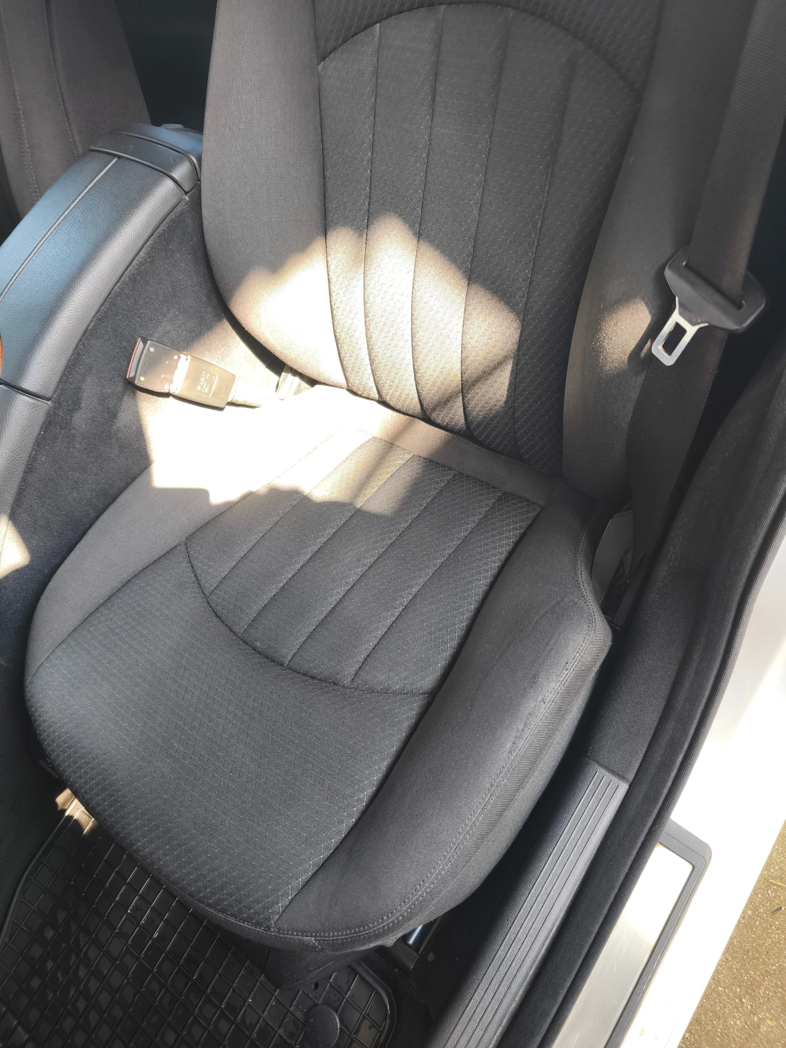 Mercedes-Benz E 280, снимка 7 - Автомобили и джипове - 55942153
