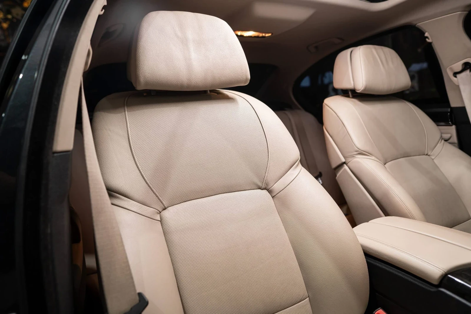 BMW 530 D XDRIVE M PACK LED NAVI H&K ЛИЗИНГ 100%, снимка 13 - Автомобили и джипове - 56252390