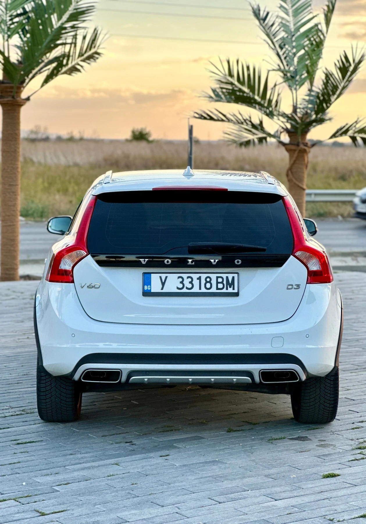 Volvo V60 Cross Country 2.0 D3 , снимка 6 - Автомобили и джипове - 56331511