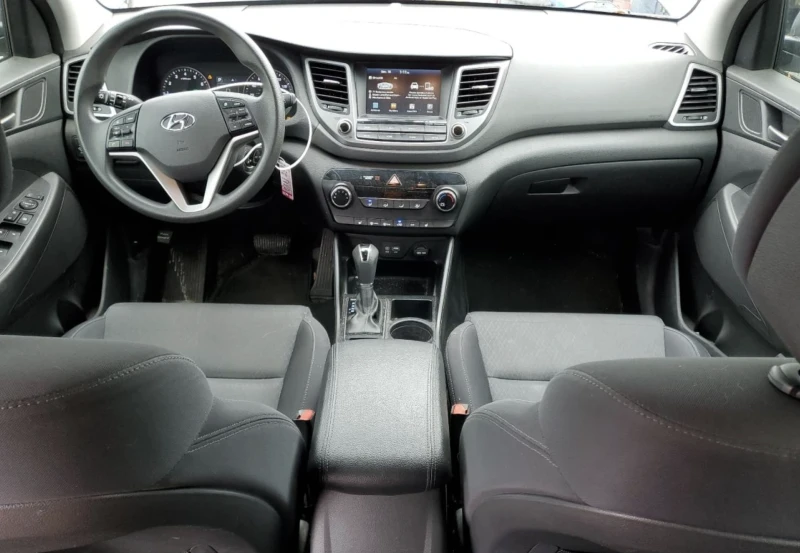 Hyundai Tucson, снимка 8 - Автомобили и джипове - 49085344