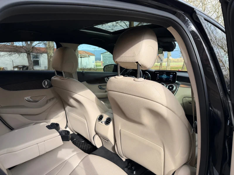 Mercedes-Benz GLC 300 Amg line* Coupe* Burmeister* Headup* Шибедах* 4mat, снимка 15 - Автомобили и джипове - 52500672