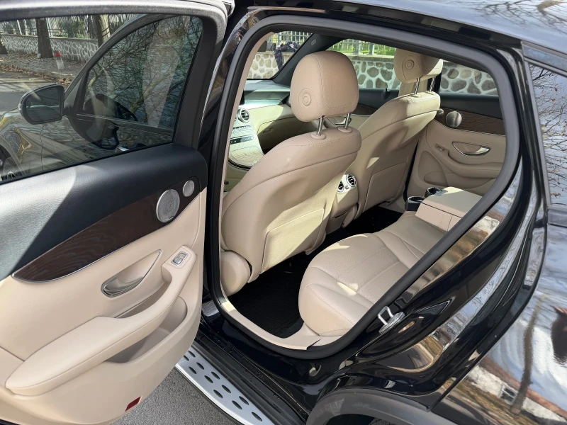 Mercedes-Benz GLC 300 Amg line* Coupe* Burmeister* Headup* Шибедах* 4mat, снимка 10 - Автомобили и джипове - 52500672