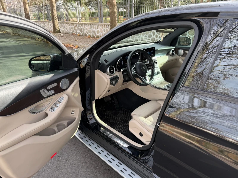 Mercedes-Benz GLC 300 Amg line* Coupe* Burmeister* Headup* Шибедах* 4mat, снимка 9 - Автомобили и джипове - 52500672