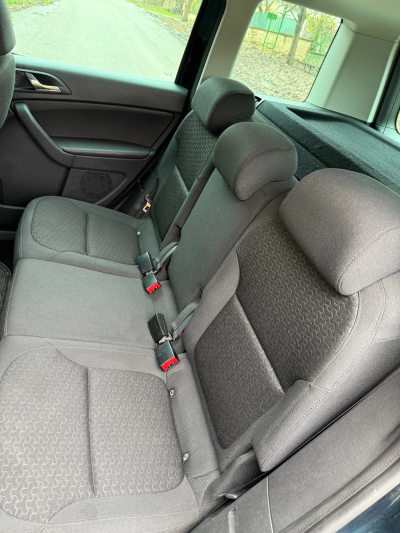 Skoda Yeti 1.6TDI* 4x4* NAVI* ПОДГРЕВ* , снимка 13 - Автомобили и джипове - 52583577