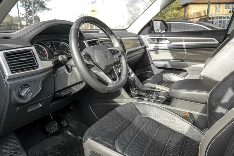 VW Atlas * АВТО КРЕДИТ* ЦЕНА ДО БГ * СЕРВИЗНА ИСТОРИЯ * , снимка 8 - Автомобили и джипове - 52629184