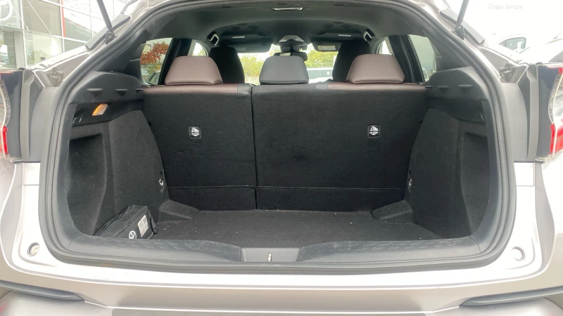 Toyota C-HR Classy 1.8 HEV, снимка 13 - Автомобили и джипове - 52665059