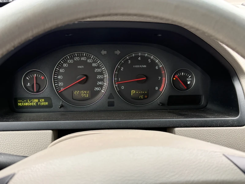Volvo Xc90 2.5 T5, снимка 11 - Автомобили и джипове - 53513804