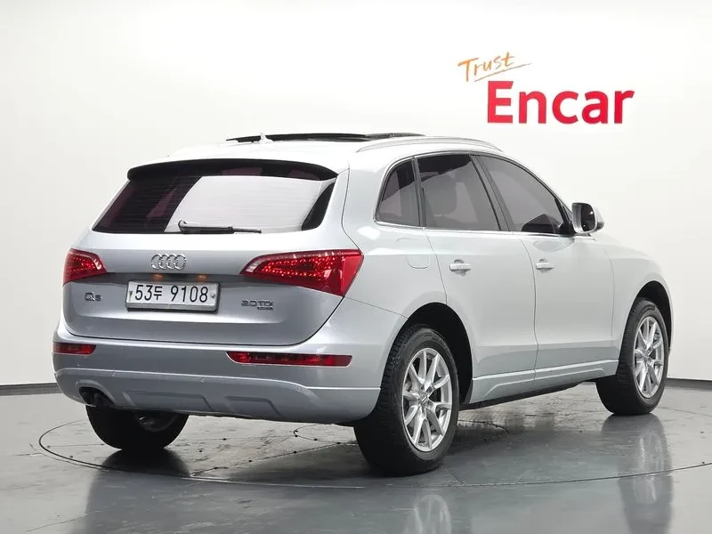 Audi Q5 2.0 TDI Quattro, снимка 2 - Автомобили и джипове - 55129973