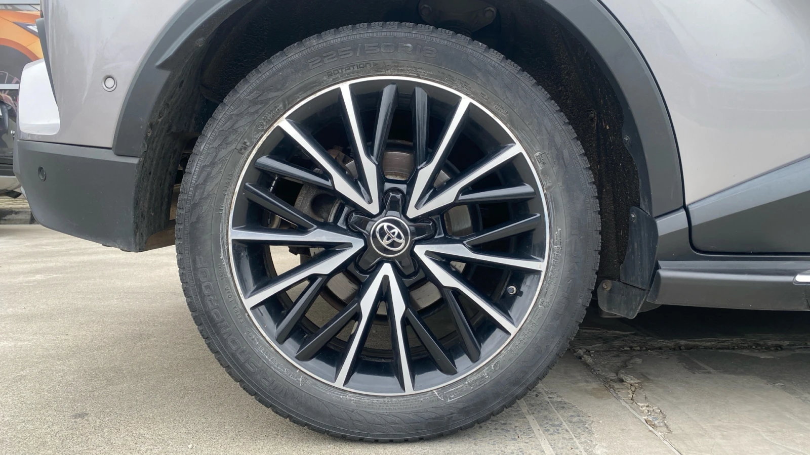 Toyota C-HR Classy 1.8 HEV | Mobile.bg   14