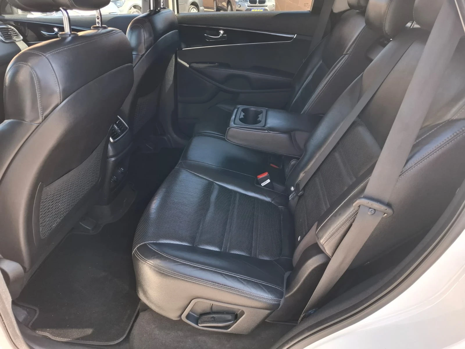 Kia Sorento 2.2 CRDI  * УНИКАЛЕН * , снимка 7 - Автомобили и джипове - 53843954