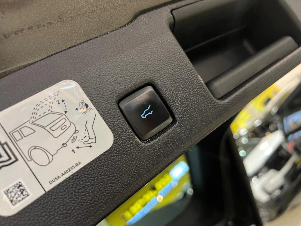 Ford Escape * SEL LEATHER SEAT NAVIGATION HEATED SEAT * CARFAX, снимка 17 - Автомобили и джипове - 53848925