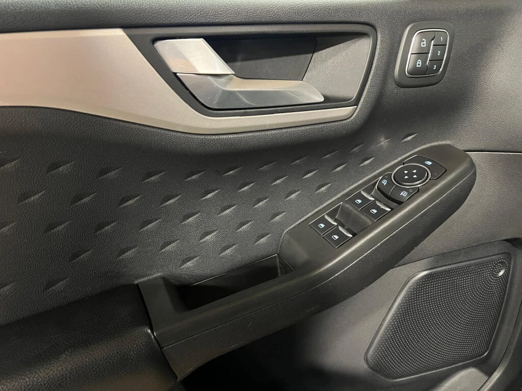 Ford Escape * SEL LEATHER SEAT NAVIGATION HEATED SEAT * CARFAX, снимка 12 - Автомобили и джипове - 53848925