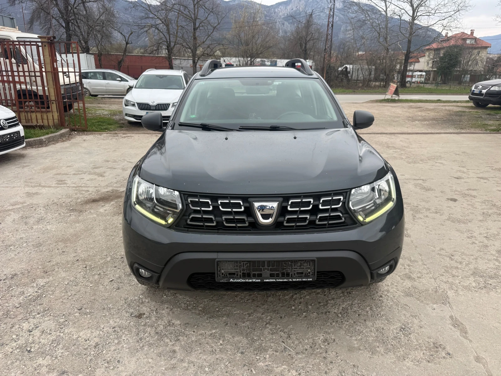 Dacia Duster 1.6i Газ заводска, снимка 3 - Автомобили и джипове - 54057209