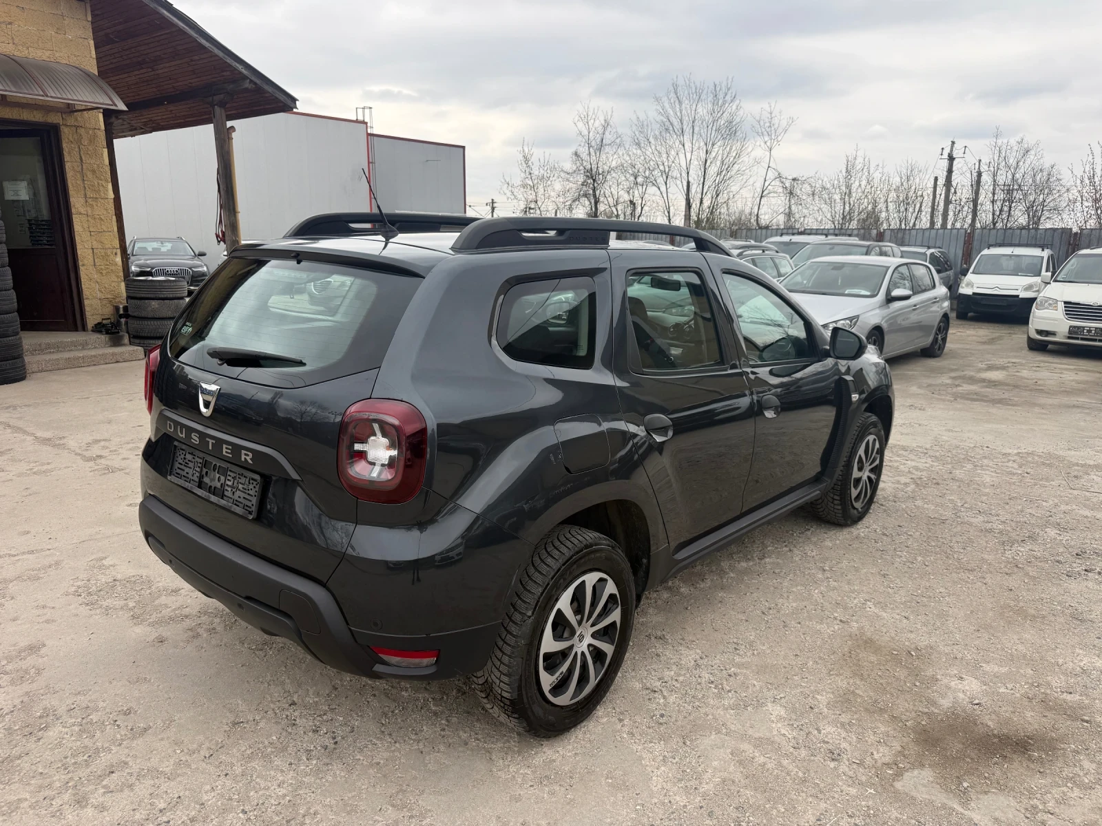 Dacia Duster 1.6i Газ заводска, снимка 4 - Автомобили и джипове - 54057209