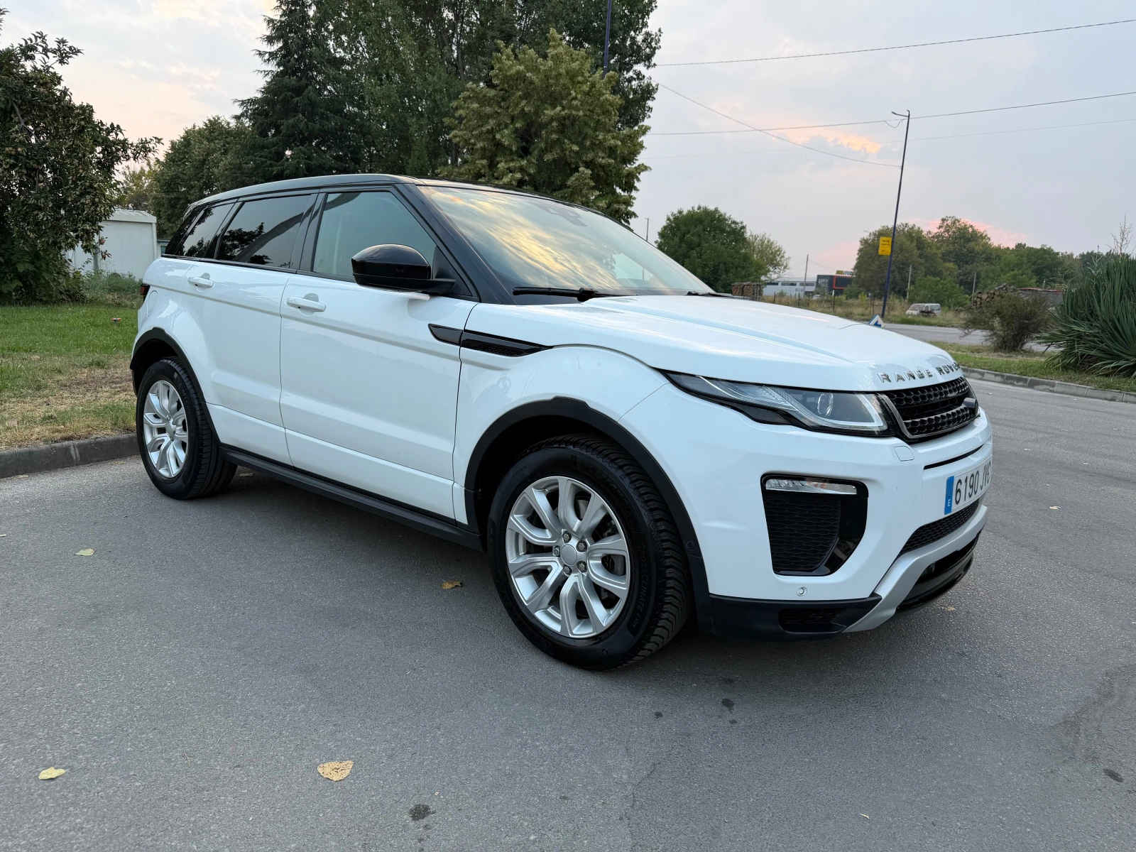 Land Rover Range Rover Evoque         2.0 Td4 HSE R-Dynamic, снимка 4 - Автомобили и джипове - 55727226