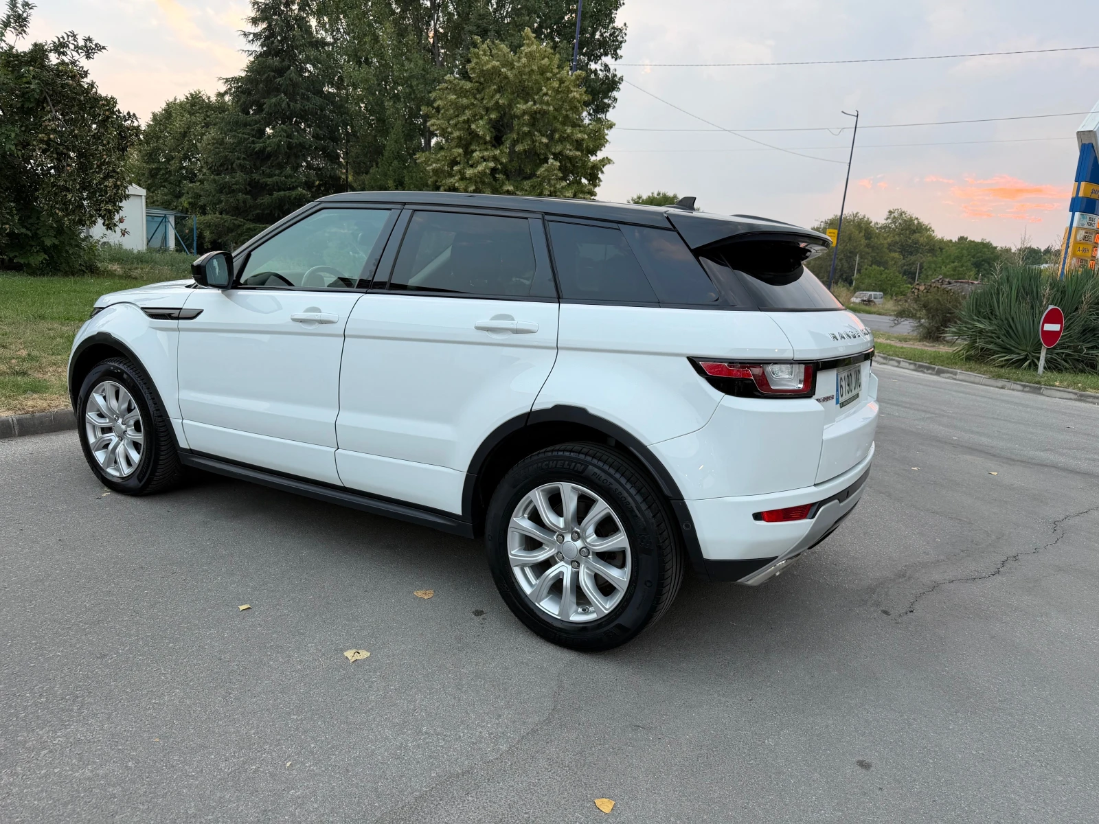 Land Rover Range Rover Evoque         2.0 Td4 HSE R-Dynamic, снимка 7 - Автомобили и джипове - 55727226