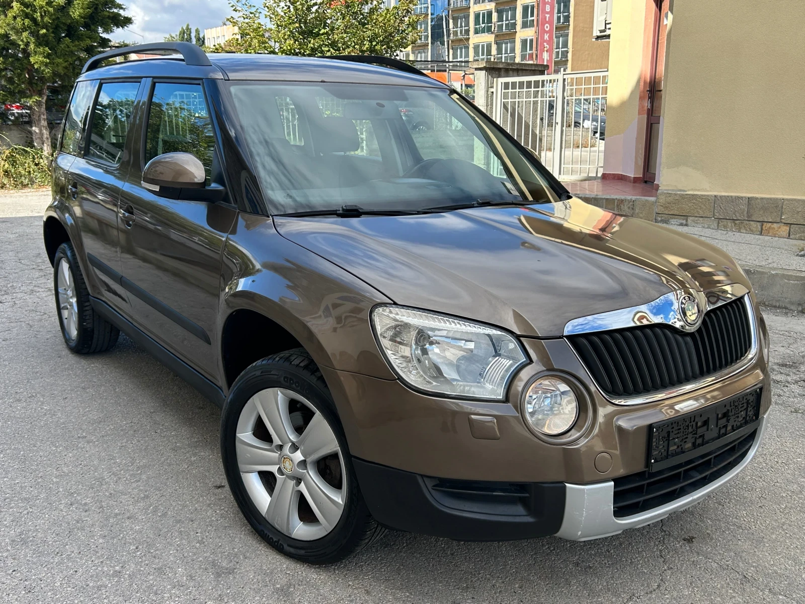 Skoda Yeti 1.2TSI 105k.c. КЛИМАТИК, снимка 3 - Автомобили и джипове - 56199827