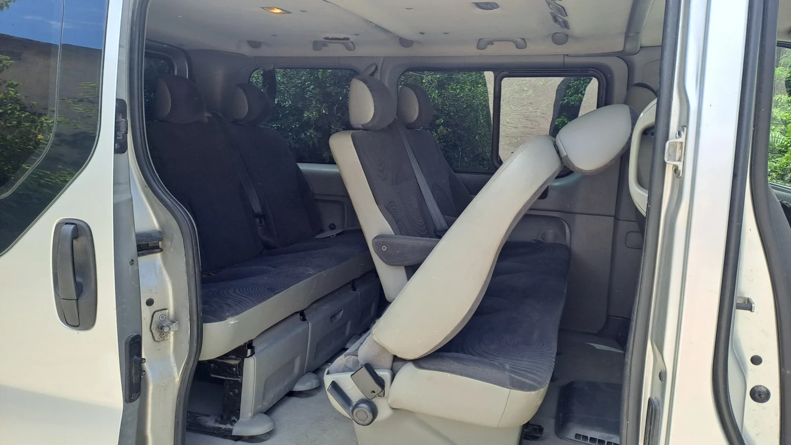 Renault Trafic 2.0, снимка 14 - Бусове и автобуси - 55285695