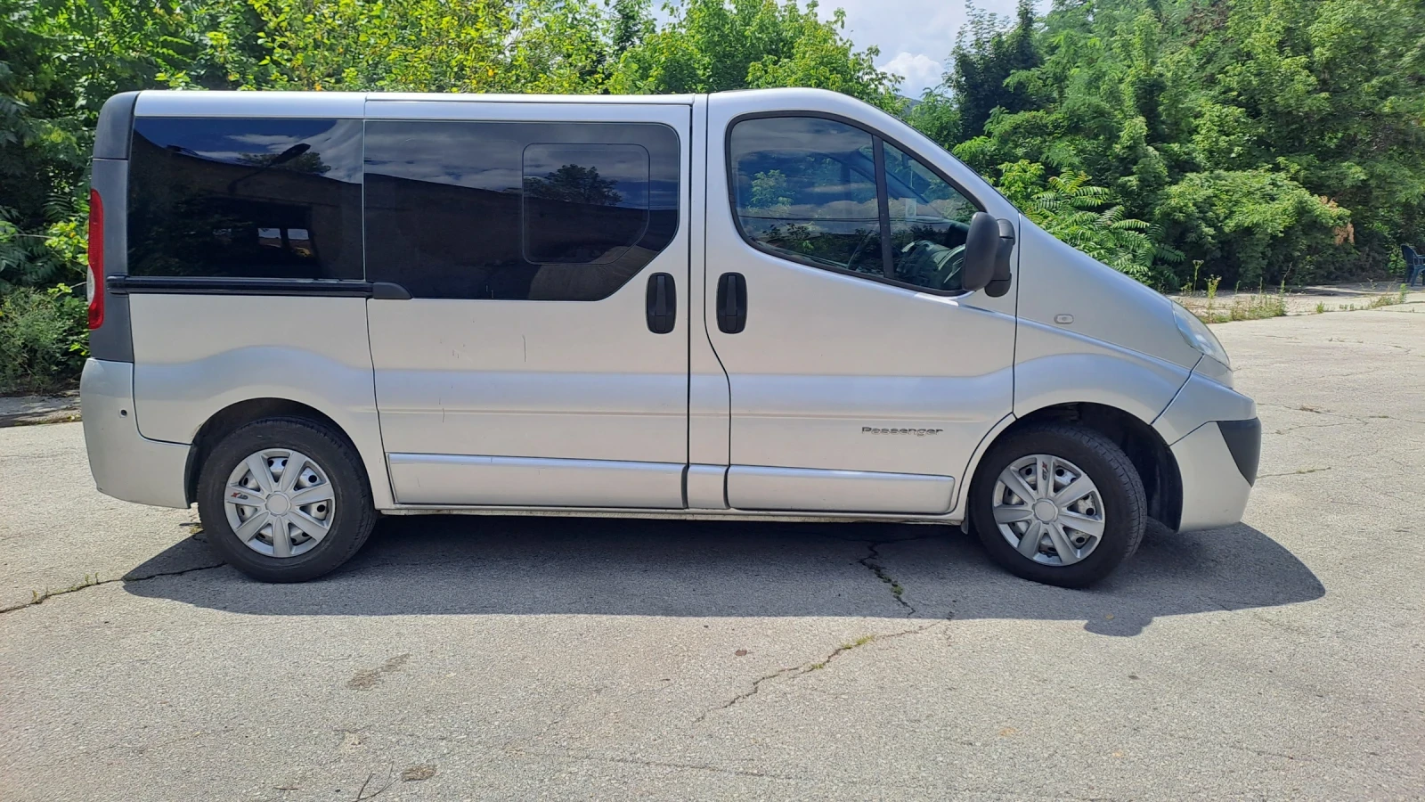 Renault Trafic 2.0, снимка 4 - Бусове и автобуси - 55285695