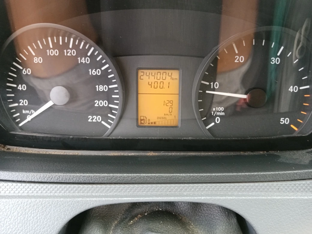 Mercedes-Benz Vito 109 CDI Климатик, снимка 16 - Бусове и автобуси - 55575074