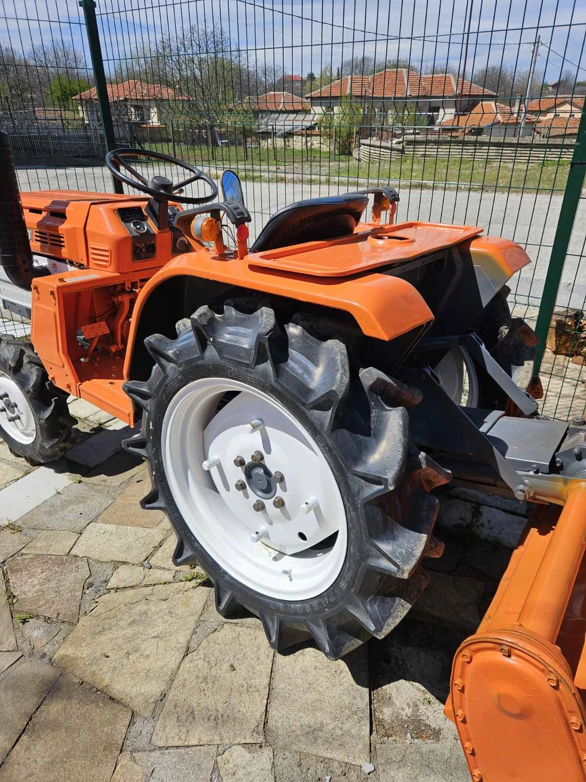 Трактор Yanmar KUBOTA-B1600, 4x4 - изображение 3