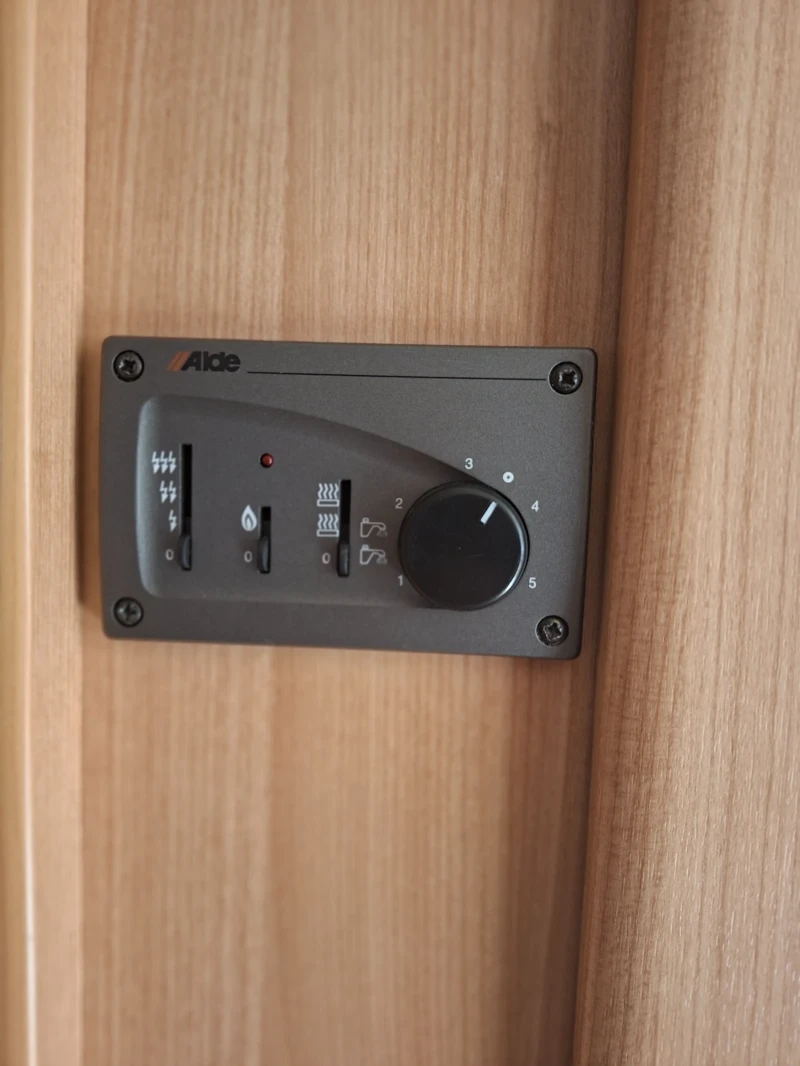 Каравана Други Cabby 61 Шведска зимна каравана, снимка 9 - Каравани и кемпери - 52597835