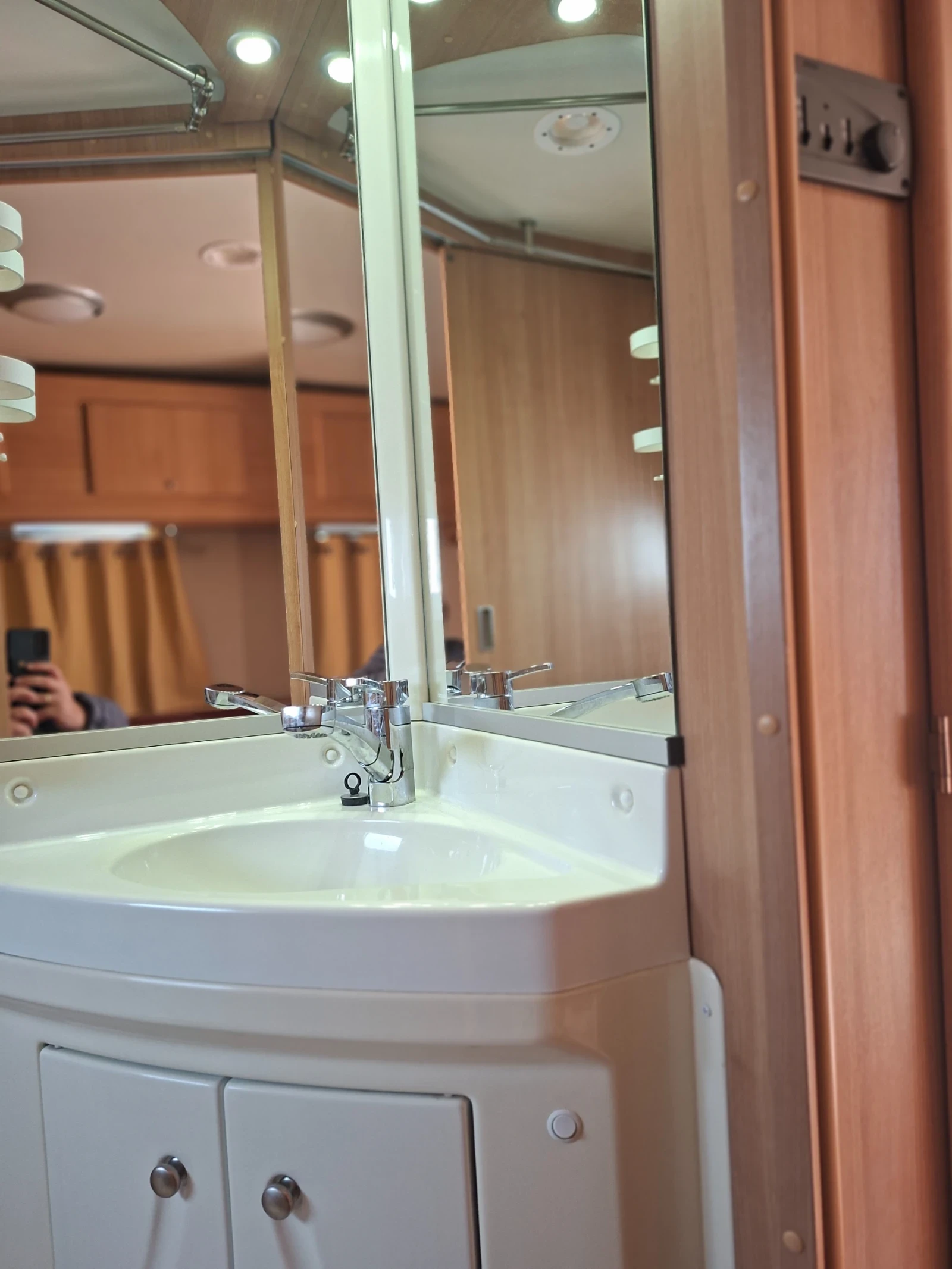  Cabby 61    | Mobile.bg   11